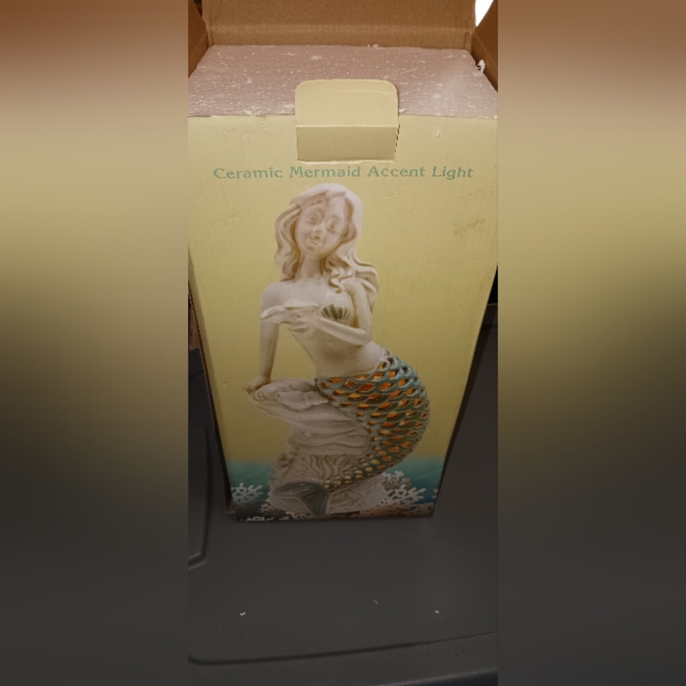 Brand new mermaid lamp from cracker barrel - Picture 2 of 12